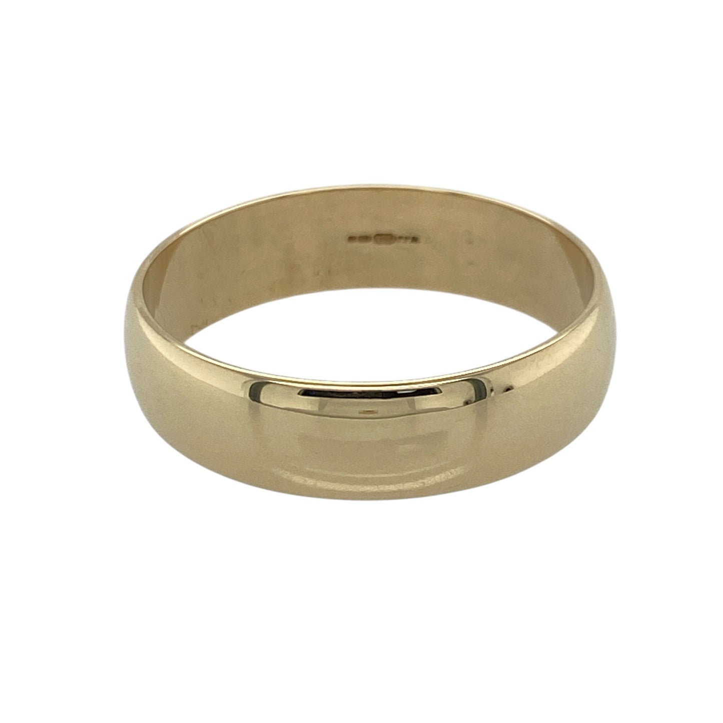 Make a timeless statement with this pre-owned 9ct yellow gold wedding band ring, featuring a classic 6mm polished profile that offers a bold yet elegant look. Perfect as a wedding ring, commitment band, or an everyday piece with enduring appeal.

Design: The ring features a traditional plain band with a smooth polished finish, creating a clean, classic design that complements any style.