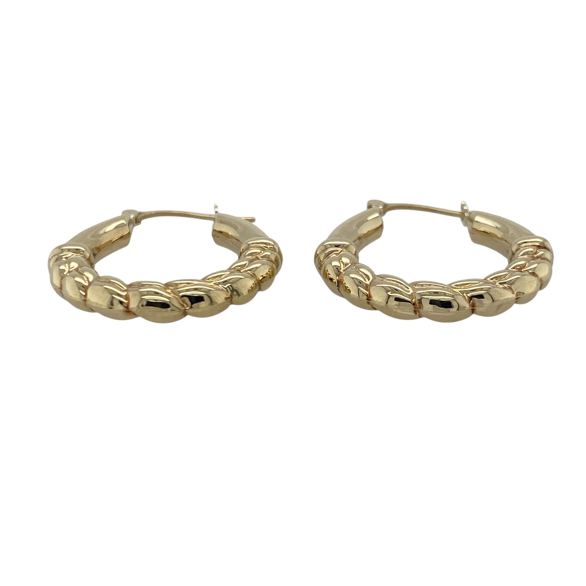 Enhance your jewellery collection with these pre-owned 9ct yellow gold twisted hoop creole earrings. Their elegant twisted design adds texture and sparkle to a timeless hoop style, making them perfect for both everyday wear and special occasions.

Design: The earrings feature a classic creole hoop design with an attractive twisted finish that catches the light beautifully, adding subtle detail and dimension.