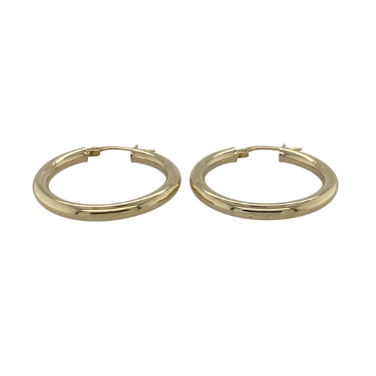 Complete your jewellery collection with these pre-owned 9ct yellow gold plain hoop creole earrings. Their classic polished design offers timeless elegance, making them a versatile accessory for everyday wear or special occasions.

Design: The earrings feature a traditional plain hoop creole design with a smooth polished finish, creating a clean and sophisticated look that never goes out of style.