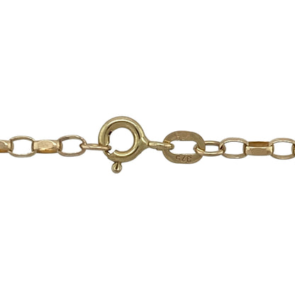 Enhance your jewellery collection with this pre-owned 9ct yellow gold belcher chain. Featuring the timeless belcher link design, this versatile 18-inch chain is perfect for wearing on its own or paired with your favourite pendant.

Design: The chain features classic polished round belcher links, creating a simple yet elegant style suitable for everyday wear and special occasions alike.