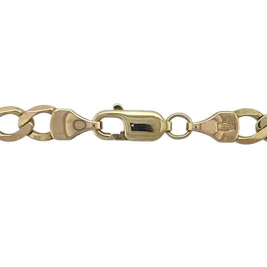 Introduce timeless style to your jewellery collection with this pre-owned 9ct yellow gold Figaro chain. Featuring the iconic alternating link pattern, this substantial 18-inch chain is perfect for wearing on its own or paired with a favourite pendant.

Design: The chain showcases the classic Figaro link design, combining alternating short and elongated polished links for a distinctive and timeless appearance.