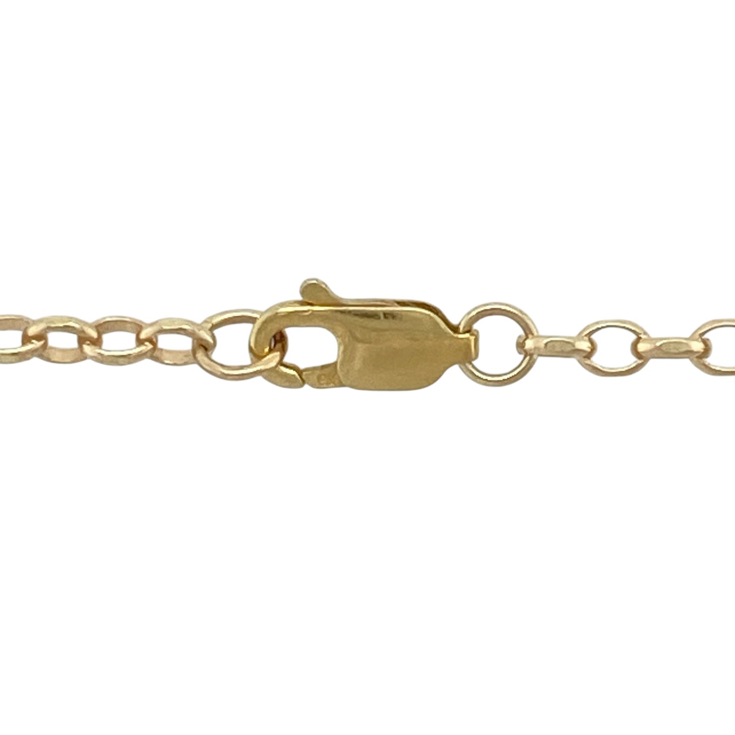 Complete your jewellery collection with this pre-owned 9ct yellow gold belcher chain. Featuring classic polished belcher links, this versatile 20-inch chain offers a timeless look that is perfect for everyday wear, whether worn alone or with a favourite pendant.

Design: The chain features a traditional belcher link design with smooth, polished round links that create a simple yet elegant appearance suitable for any occasion.
