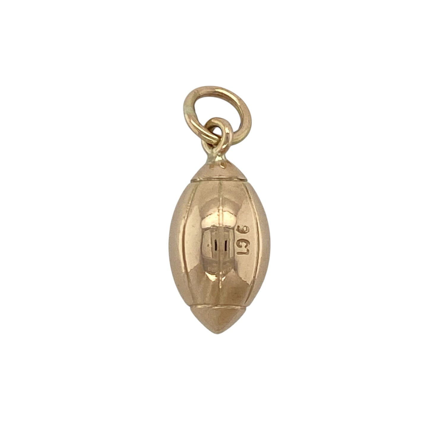 Celebrate Welsh pride with this pre-owned solid 9ct yellow gold Welsh rugby ball pendant. Featuring a classic rugby ball design, this substantial pendant is the perfect keepsake for rugby enthusiasts and anyone proud of Wales' rich sporting heritage.

Design: The pendant is designed in the shape of a traditional rugby ball, creating a bold and distinctive piece that celebrates the nation's passion for rugby.