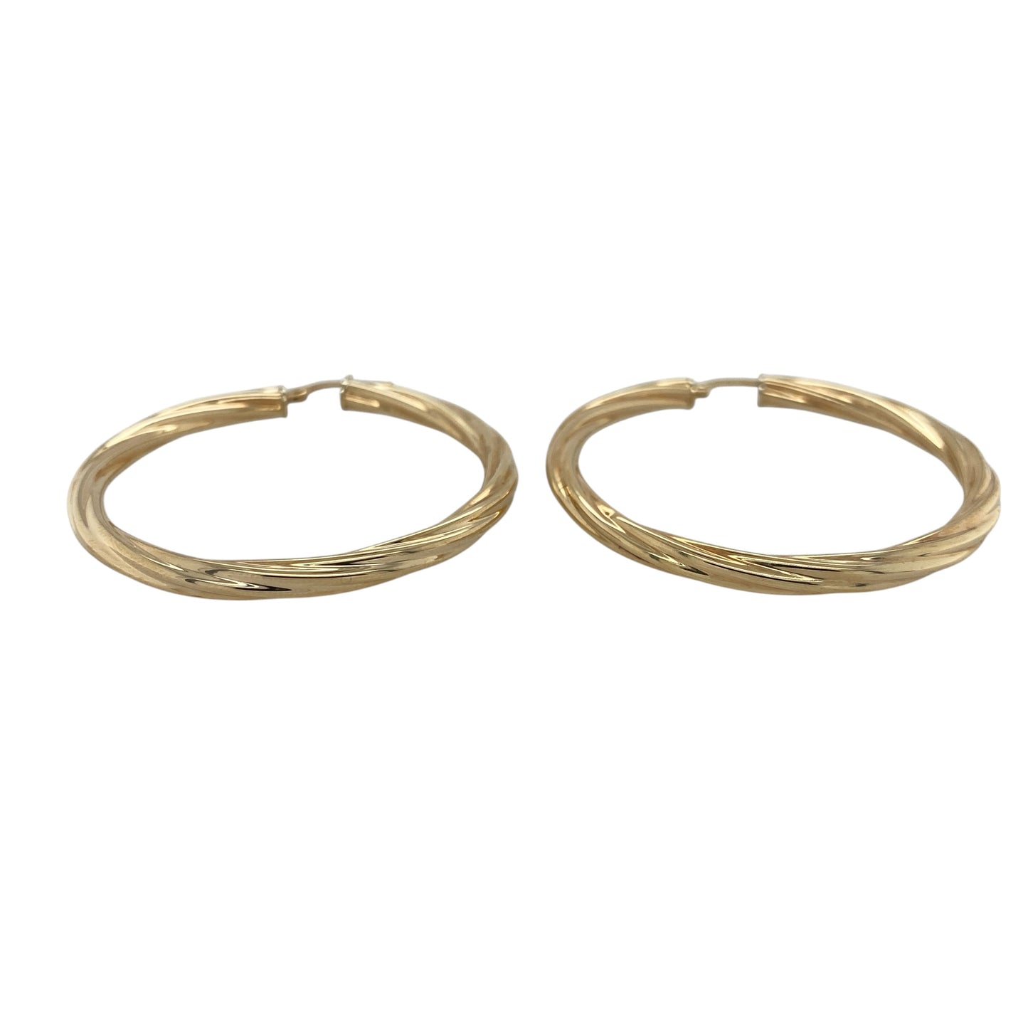 Refresh your jewellery collection with these pre-owned 9ct yellow gold twisted hoop creole earrings, featuring a timeless textured design that adds effortless style to both everyday and occasion wear.

Design: These elegant creole earrings feature a twisted hoop design that creates beautiful texture and reflects the light from every angle, offering a stylish take on the classic gold hoop.