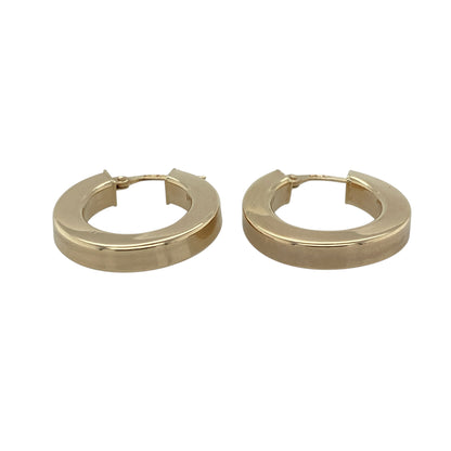 Add bold, contemporary style to your jewellery collection with these pre-owned 9ct yellow gold chunky squared oval creole earrings, combining a modern shape with timeless gold for effortless everyday wear.

Design: These striking creole earrings feature a chunky squared oval profile, offering a contemporary twist on the classic hoop design with clean lines and a bold silhouette.