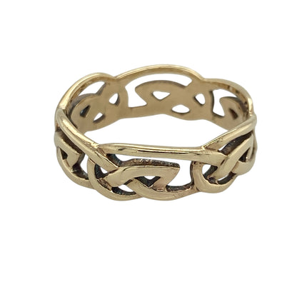 Celebrate Welsh heritage with this pre-owned 9ct Yellow Welsh Cymru Gold open Celtic weave band ring, featuring an intricate woven design that makes a timeless statement.

Design: This eye-catching band showcases an open Celtic weave pattern, symbolising eternity, strength and connection. The 7mm width creates a bold yet comfortable fit, making it ideal as an everyday ring or a meaningful gift.