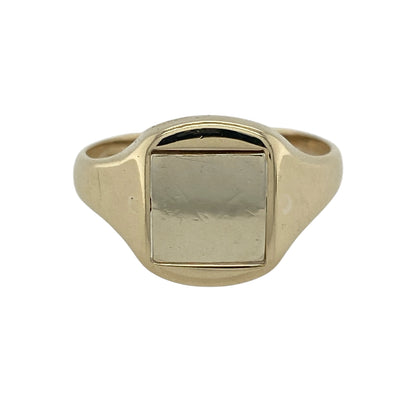 This pre-owned 9ct yellow gold Masonic swivel signet ring features a striking blue enamel Masonic emblem on one side with a plain polished reverse, offering two distinctive looks in one classic design.

Design: The ring showcases a swivel signet head with a blue enamel Masonic emblem on one side and a plain polished surface on the reverse, allowing you to wear either design to suit the occasion. The substantial signet style makes it an eye-catching statement piece.