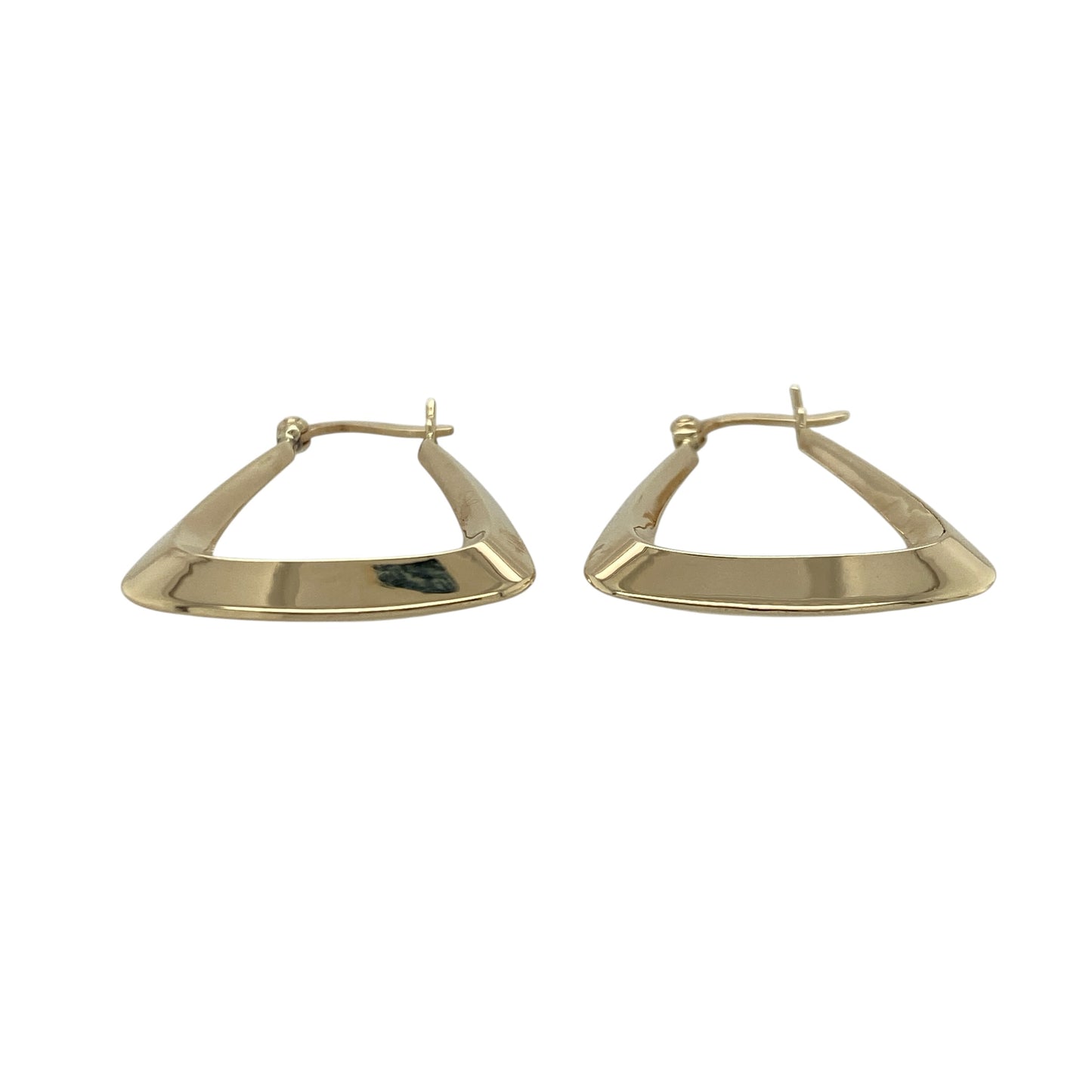 These pre-owned 9ct yellow gold handbag creole earrings feature a distinctive handbag-inspired design, making them a fun and stylish addition to any jewellery collection.

Design: The earrings are designed in the shape of miniature handbags with a polished finish, combining a unique novelty style with the practicality of classic creole earrings. Their eye-catching design makes them perfect for everyday wear or as a thoughtful gift.
Material: Made from 9-carat yellow gold.