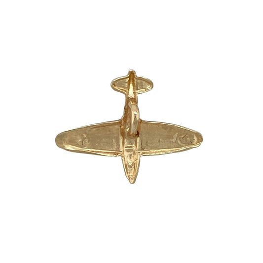 This pre-owned 9ct gold aeroplane pendant is a charming piece with a detailed aircraft design, making it a perfect gift for aviation enthusiasts or frequent travellers.

Design: The pendant is shaped like an aeroplane with a polished finish that highlights its distinctive details. Its compact design makes it ideal for everyday wear while celebrating a love of flying and travel.
Material: Made from 9-carat gold.