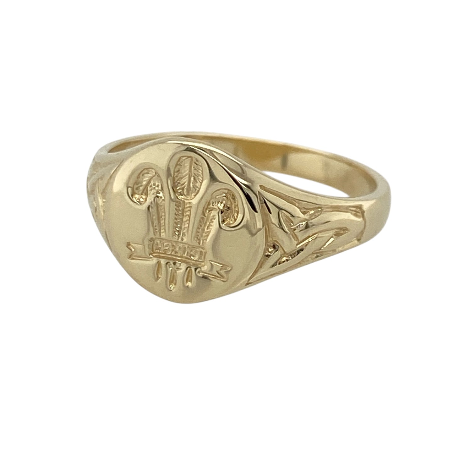 This pre-owned 9ct yellow gold Welsh Three Feathers oval signet ring combines traditional Welsh symbolism with timeless signet styling, making it a meaningful addition to any jewellery collection.

Design: The oval signet features the iconic Welsh Three Feathers emblem on the front, complemented by intricate Celtic style detailing on the shoulders. With its polished finish and classic proportions, it is a distinctive piece suitable for everyday wear.