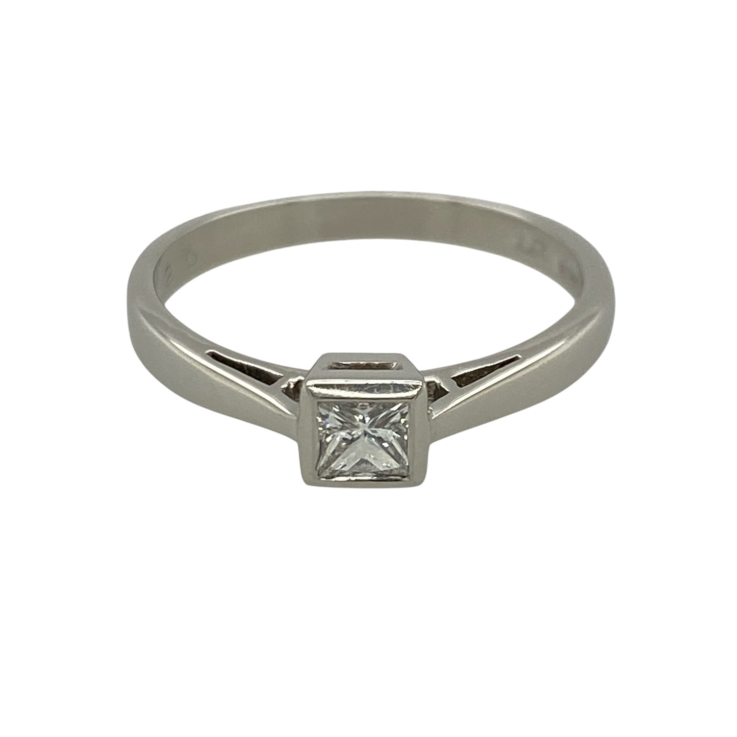 Platinum & Diamond Solitaire Ring
