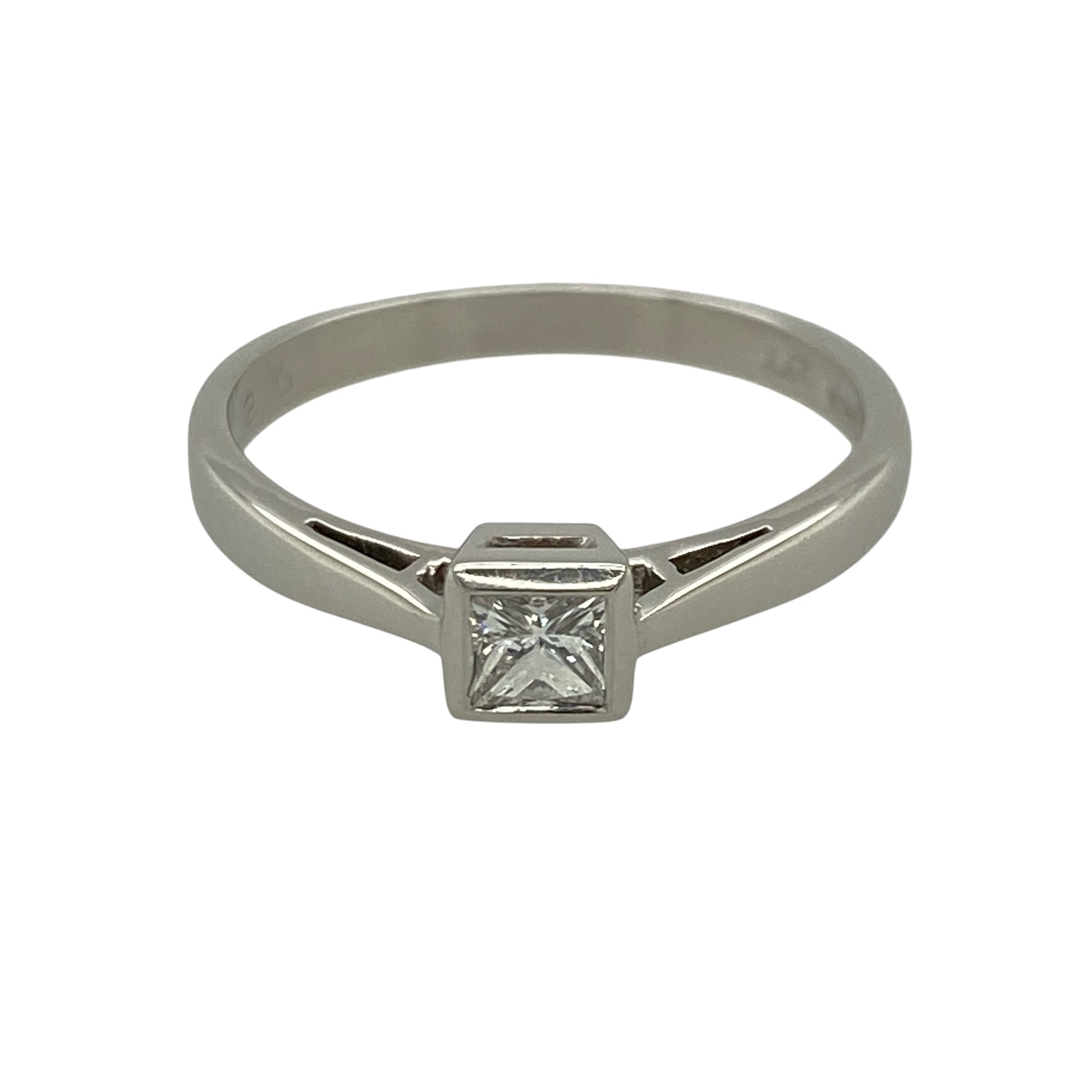 Platinum & Diamond Solitaire Ring