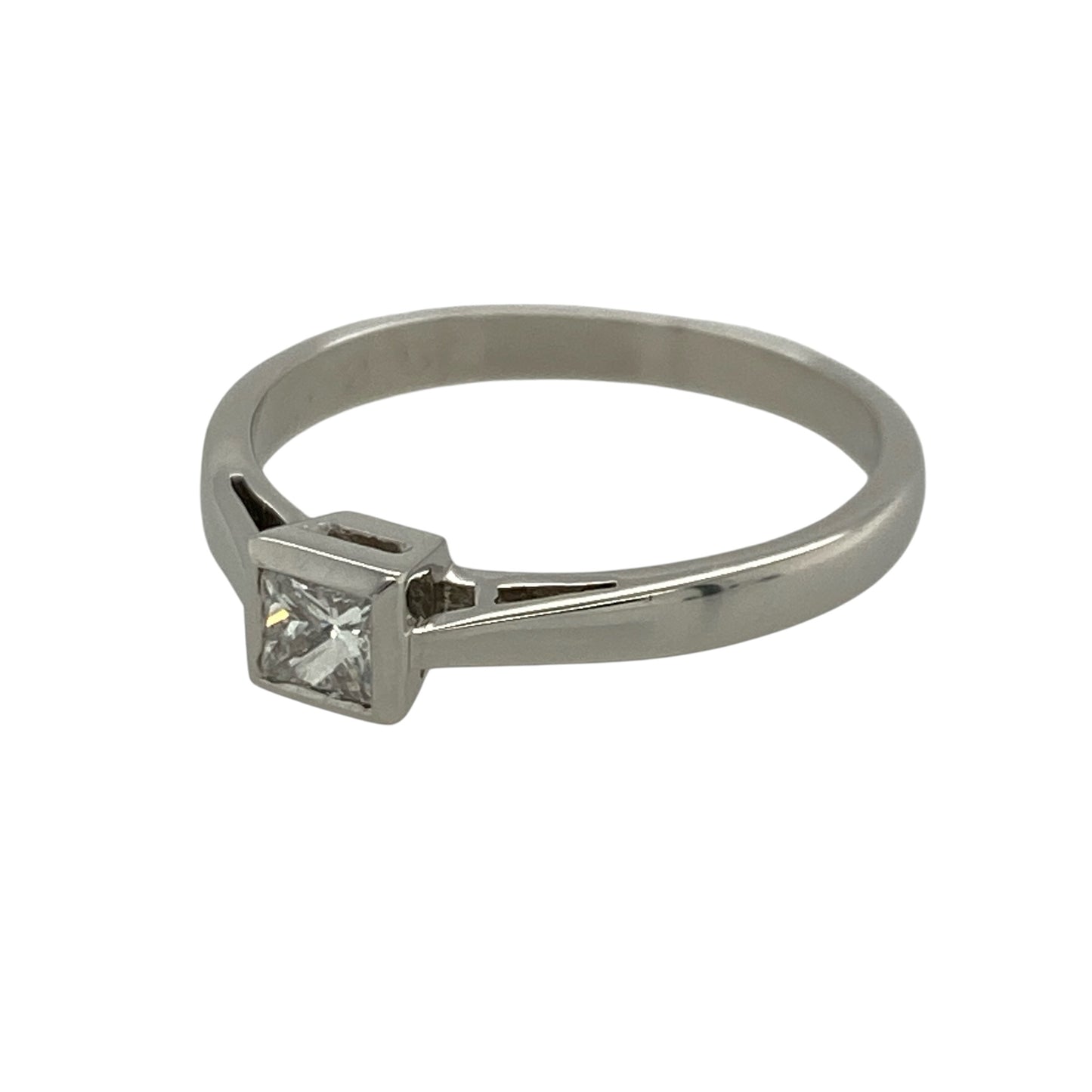 This pre-owned platinum diamond solitaire ring is a timeless classic, showcasing a beautiful princess cut diamond in a simple and elegant setting.

Design: The ring features a striking princess cut solitaire diamond, allowing the centre stone to take centre stage. The sleek platinum band complements the clean lines of the diamond, creating a sophisticated design that is perfect as an engagement ring or a cherished everyday piece.
Material: Made from platinum.
