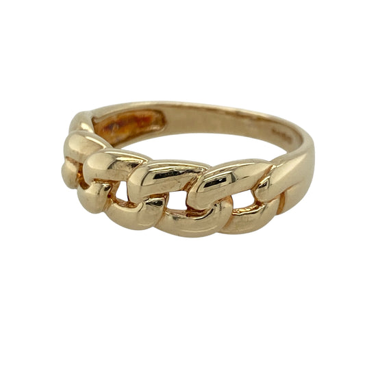 This pre-owned 9ct yellow gold curb link band ring features a bold design inspired by the classic curb chain.

Design: Designed with an eye-catching curb link pattern across the front, this ring offers a distinctive look while maintaining a comfortable fit. The 7mm wide front gives it a substantial presence, making it ideal as a statement piece for everyday wear.
Material: Made from 9-carat yellow gold.
Ring Detail: Curb link band ring with a front measuring approximately 7mm wide in size S.