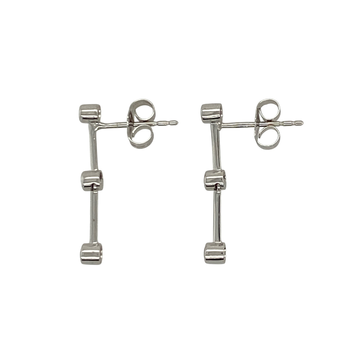 This pair of pre-owned 9ct white gold cubic zirconia drop earrings offers classic elegance with a touch of everyday sparkle.

Design: Featuring sparkling cubic zirconia stones in a graceful drop design, these earrings have a timeless style that is perfect for both everyday wear and special occasions. The white gold setting enhances the brilliance of the stones for an elegant finish.
Material: Made from 9-carat white gold.
Gemstone Detail: Set with sparkling cubic zirconia stones.