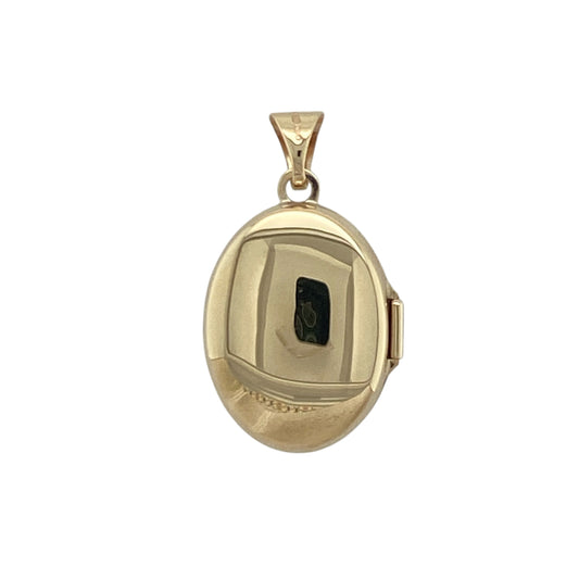 This pre-owned 9ct yellow and white gold Footprints in the Sand oval locket is a meaningful piece of jewellery with an inspiring Christian message.

Design: Featuring a beautifully detailed oval locket with the iconic Footprints in the Sand design in contrasting yellow and white gold, this pendant is a thoughtful keepsake that can hold treasured photographs or small mementoes. Its timeless design makes it a meaningful gift or personal piece to cherish.
Material: Made from 9-carat yellow and white gold.