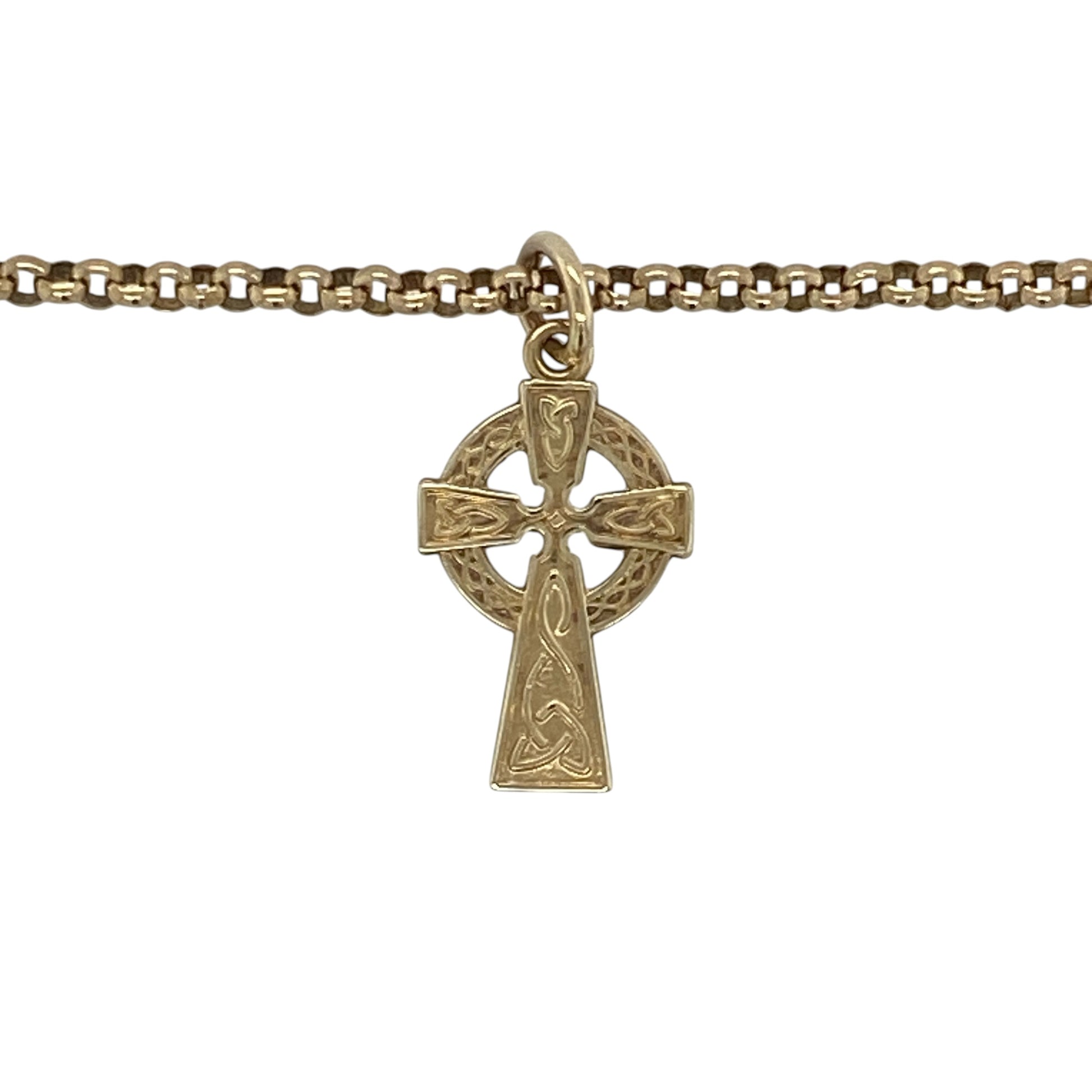 This pre-owned 9ct yellow gold patterned Celtic cross pendant necklace is a meaningful piece, combining traditional Celtic symbolism with timeless style.

Design: Featuring a beautifully patterned Celtic cross pendant suspended from an 18-inch belcher chain, this necklace showcases intricate detailing inspired by traditional Celtic designs. The pendant measures approximately 2cm long including the bail, creating an elegant piece that is perfect for everyday wear or as a thoughtful gift.