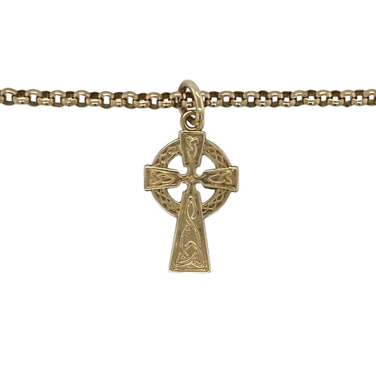 This pre-owned 9ct yellow gold patterned Celtic cross pendant necklace is a meaningful piece, combining traditional Celtic symbolism with timeless style.

Design: Featuring a beautifully patterned Celtic cross pendant suspended from an 18-inch belcher chain, this necklace showcases intricate detailing inspired by traditional Celtic designs. The pendant measures approximately 2cm long including the bail, creating an elegant piece that is perfect for everyday wear or as a thoughtful gift.