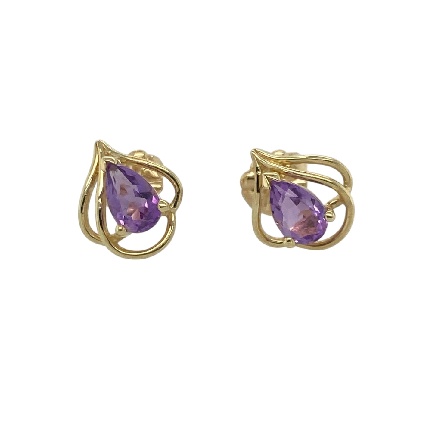 These pre-owned 9ct yellow gold amethyst teardrop stud earrings are a colourful and elegant design, featuring rich purple gemstones in a classic teardrop shape.

Design: Featuring a teardrop-shaped amethyst in each earring, these studs combine rich purple tones with warm yellow gold for a timeless gemstone look. Their simple design makes them a versatile choice for both everyday wear and special occasions.
Material: Made from 9-carat yellow gold.