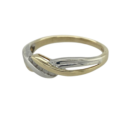This pre-owned 9ct yellow and white gold diamond twist band ring is a stylish two-tone design, combining contrasting gold tones with diamond detailing.

Design: Featuring a twist-style design with diamond detailing, this ring combines yellow and white gold for a distinctive two-tone finish. The front of the band measures approximately 5mm wide, creating an elegant design suitable for everyday wear or special occasions.
Material: Made from 9-carat yellow and white gold.
Gemstone Detail: Set with diamonds.