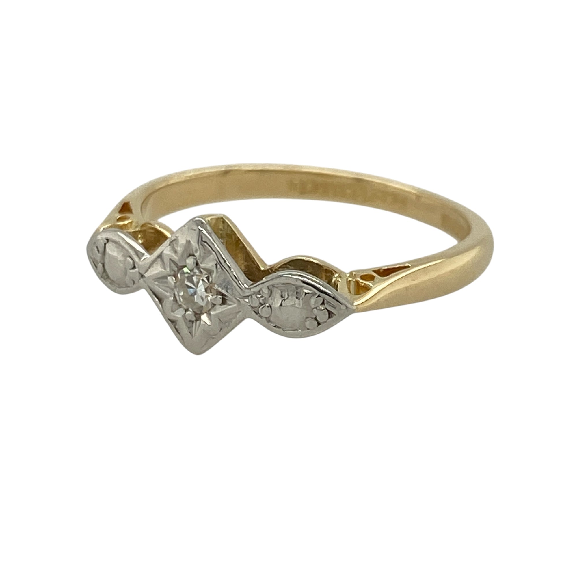 This pre-owned 18ct yellow gold and platinum diamond vintage solitaire ring is a timeless design, combining warm yellow gold with a contrasting platinum diamond setting.

Design: Featuring a vintage-style solitaire design, this ring has a diamond set within a contrasting platinum setting on an 18ct yellow gold band. The front of the ring measures approximately 7mm high, giving the piece a distinctive traditional look.
Material: Made from 18-carat yellow gold with a platinum setting.
