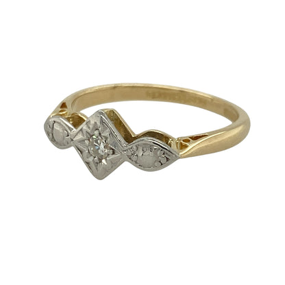 This pre-owned 18ct yellow gold and platinum diamond vintage solitaire ring is a timeless design, combining warm yellow gold with a contrasting platinum diamond setting.

Design: Featuring a vintage-style solitaire design, this ring has a diamond set within a contrasting platinum setting on an 18ct yellow gold band. The front of the ring measures approximately 7mm high, giving the piece a distinctive traditional look.
Material: Made from 18-carat yellow gold with a platinum setting.