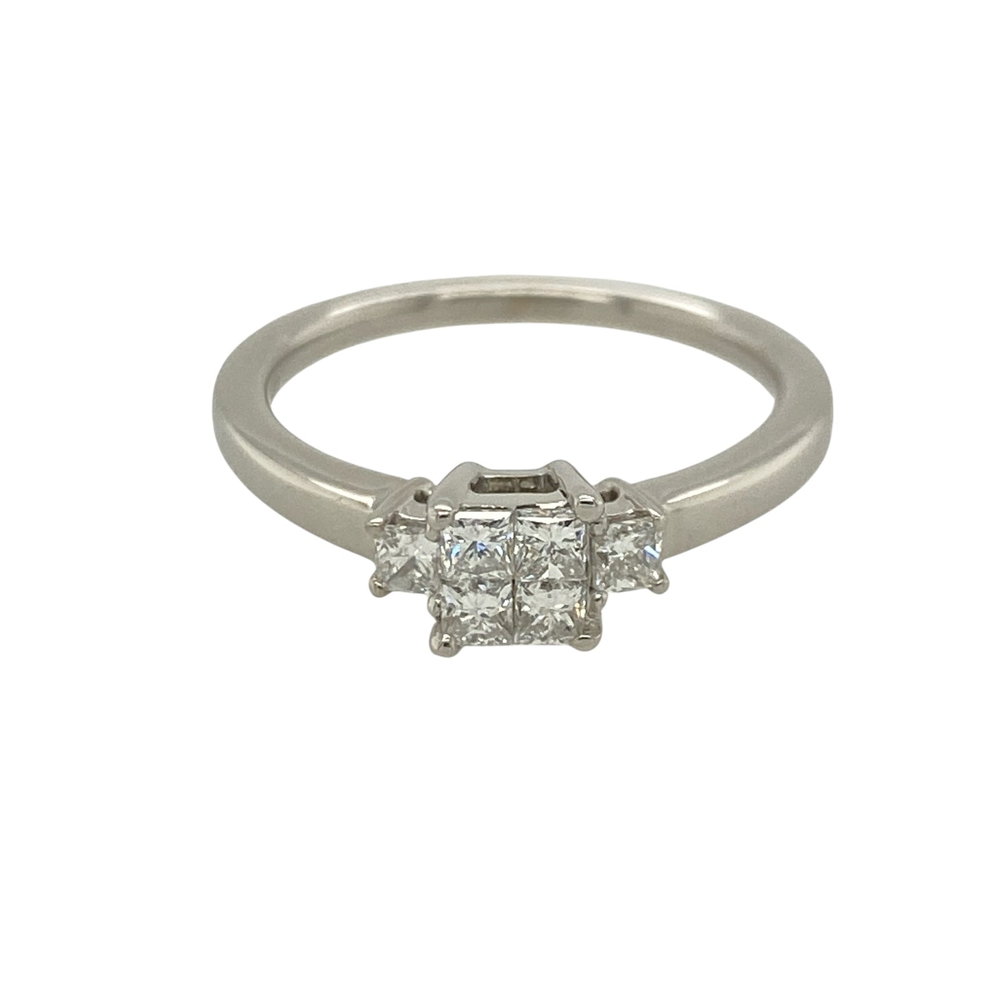 9ct White Gold & Diamond Illusion Trilogy Ring