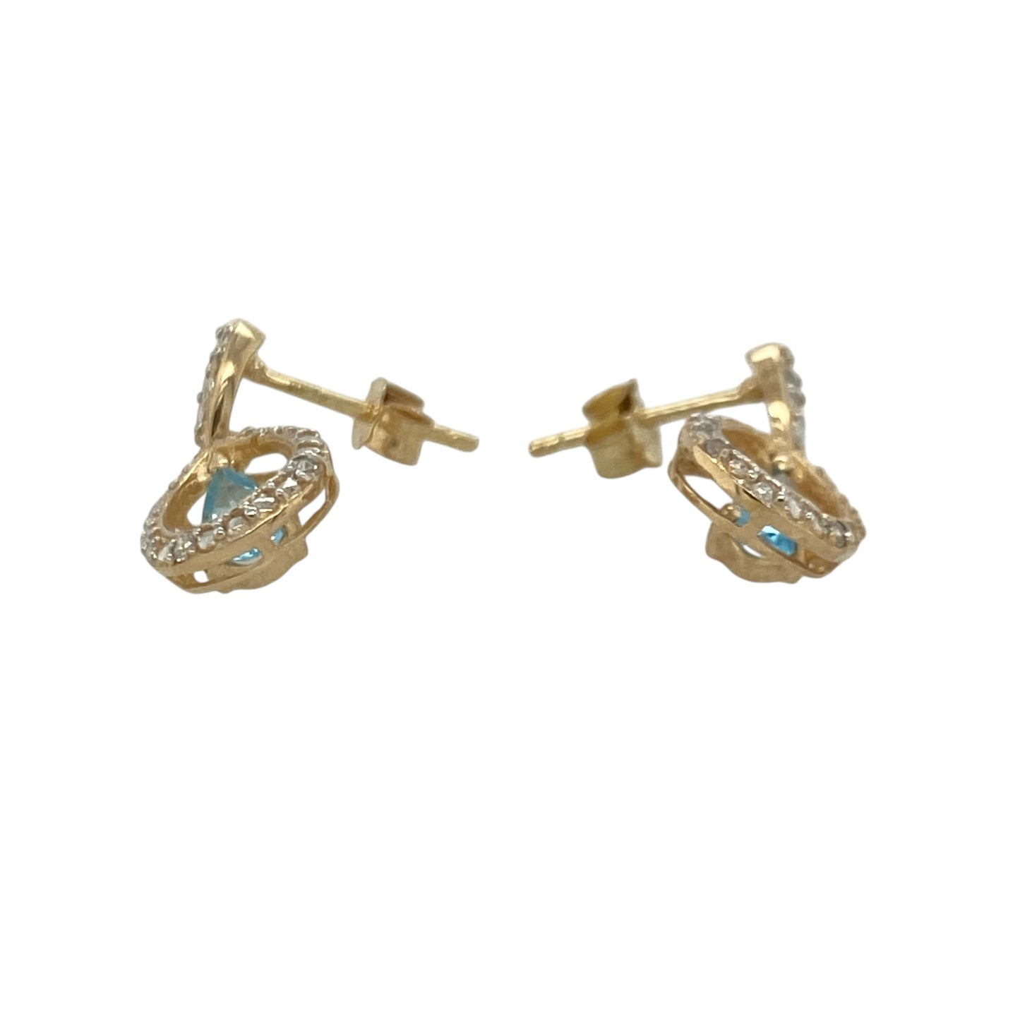 These pre-owned 9ct yellow and white gold diamond and blue topaz teardrop drop earrings are an elegant two-tone design, featuring blue topaz stones accented with diamond detailing.

Design: Featuring a teardrop-shaped blue topaz at the centre of each drop, these earrings combine yellow and white gold with diamond detailing for a distinctive two-tone finish.
Material: Made from 9-carat yellow and white gold.