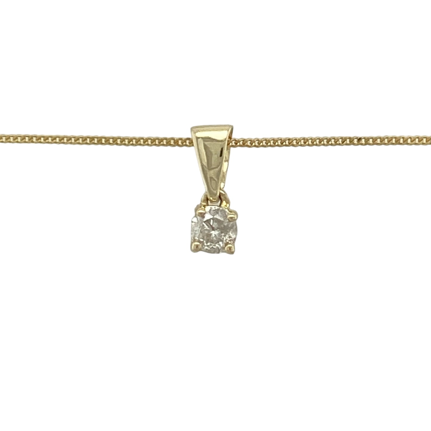This pre-owned 18ct yellow gold diamond solitaire pendant necklace is a timeless design, featuring a brilliant cut diamond of approximately 0.25ct.

Design: Featuring a single brilliant cut diamond as the centrepiece, this classic solitaire pendant is suspended from a fine 18-inch curb chain for a delicate and timeless look.
Material: Made from 18-carat yellow gold.
Gemstone Detail: Brilliant cut diamond measuring approximately 0.25ct with approximate I2 clarity.