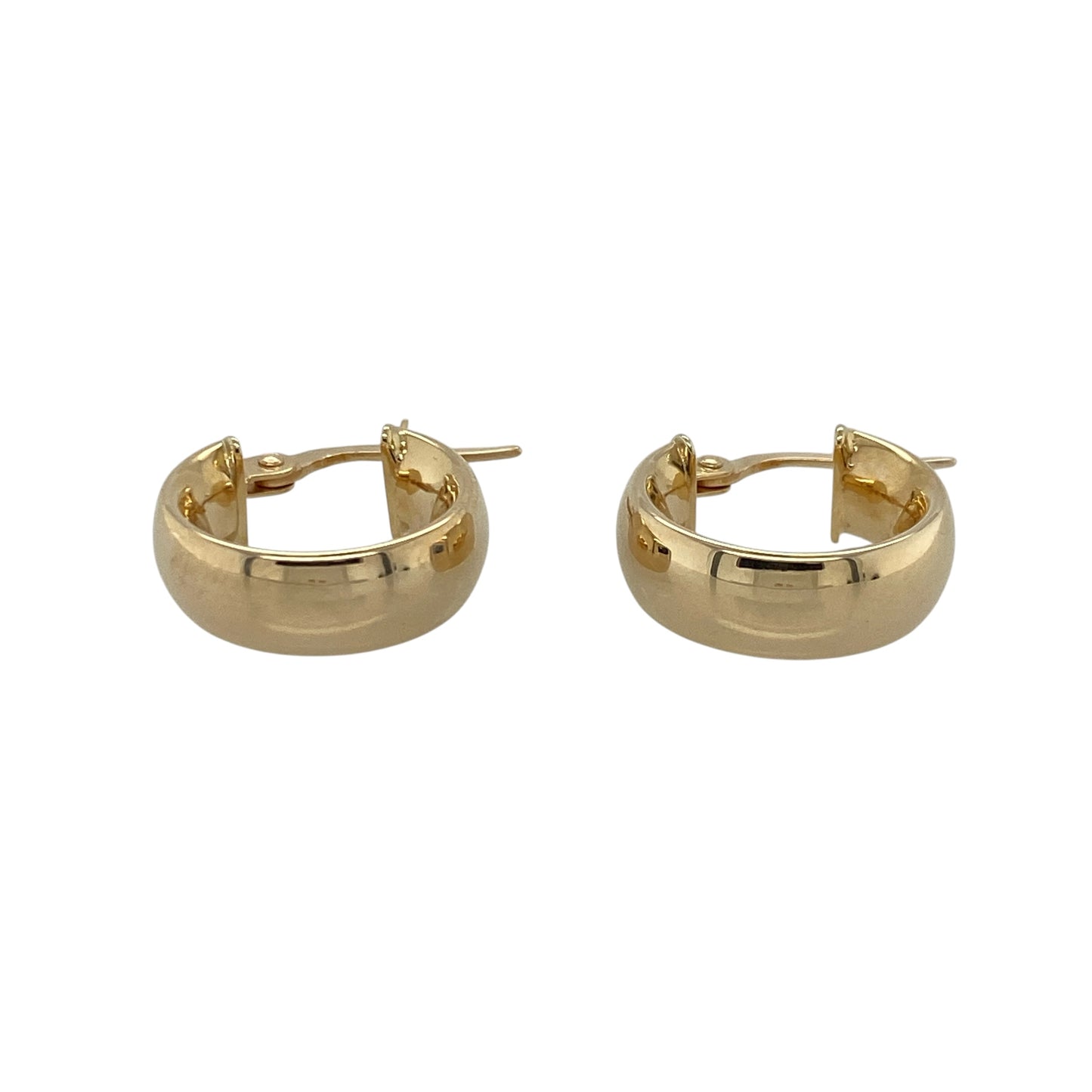 These pre-owned 9ct yellow gold small hoop creole earrings are a classic and versatile design, featuring a simple plain finish.

Design: Featuring a traditional small hoop design with a plain finish, these creole earrings offer a timeless look in warm 9ct yellow gold.
Material: Made from 9-carat yellow gold.
Earring Detail: Small hoop creoles measuring approximately 15mm in diameter.
Size & Weight: Approximately 15mm in diameter. Total weight 1.50 grams.
