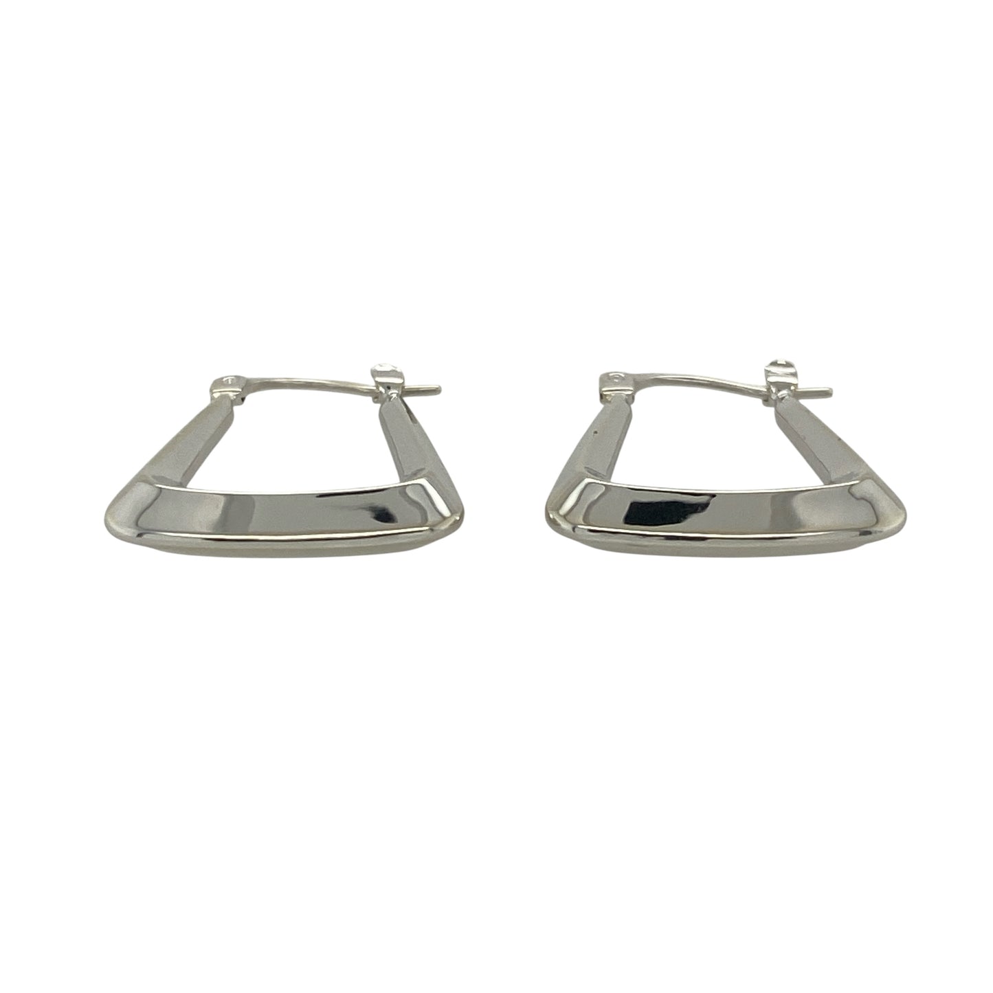 These pre-owned 9ct white gold handbag creole earrings are a distinctive design, featuring the recognisable curved handbag-style shape.

Design: Featuring a handbag-style creole design, these earrings have a curved profile finished in 9ct white gold for a simple and versatile look.
Material: Made from 9-carat white gold.
Earring Detail: Handbag-style creole design.
Size & Weight: Total weight 1.30 grams.