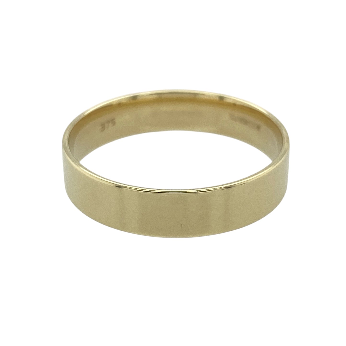 This pre-owned 9ct yellow gold flat wedding band ring is a timeless design, featuring a simple 5mm wide profile.

Design: Featuring a classic flat wedding band design, this ring has a clean, simple profile finished in warm 9ct yellow gold.
Material: Made from 9-carat yellow gold.
Ring Detail: Band measures approximately 5mm wide.
Size & Weight: Ring size V. Total weight 3.30 grams.

A classic pre-owned 9ct yellow gold wedding band ring, perfect as a traditional wedding ring or for everyday wear.