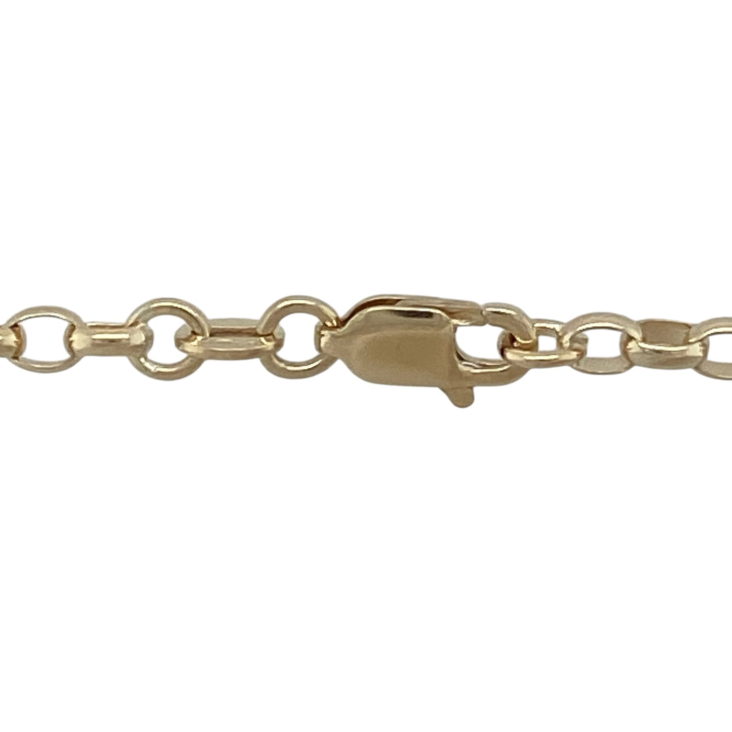 This pre-owned 9ct yellow gold belcher chain is a classic and versatile design, featuring rounded links throughout.

Design: Featuring a traditional belcher link design, this chain has a simple and timeless finish in warm 9ct yellow gold.
Material: Made from 9-carat yellow gold.
Chain Detail: Belcher links measuring approximately 3mm wide.
Size & Weight: Approximately 22 inches long. Total weight 10 grams.