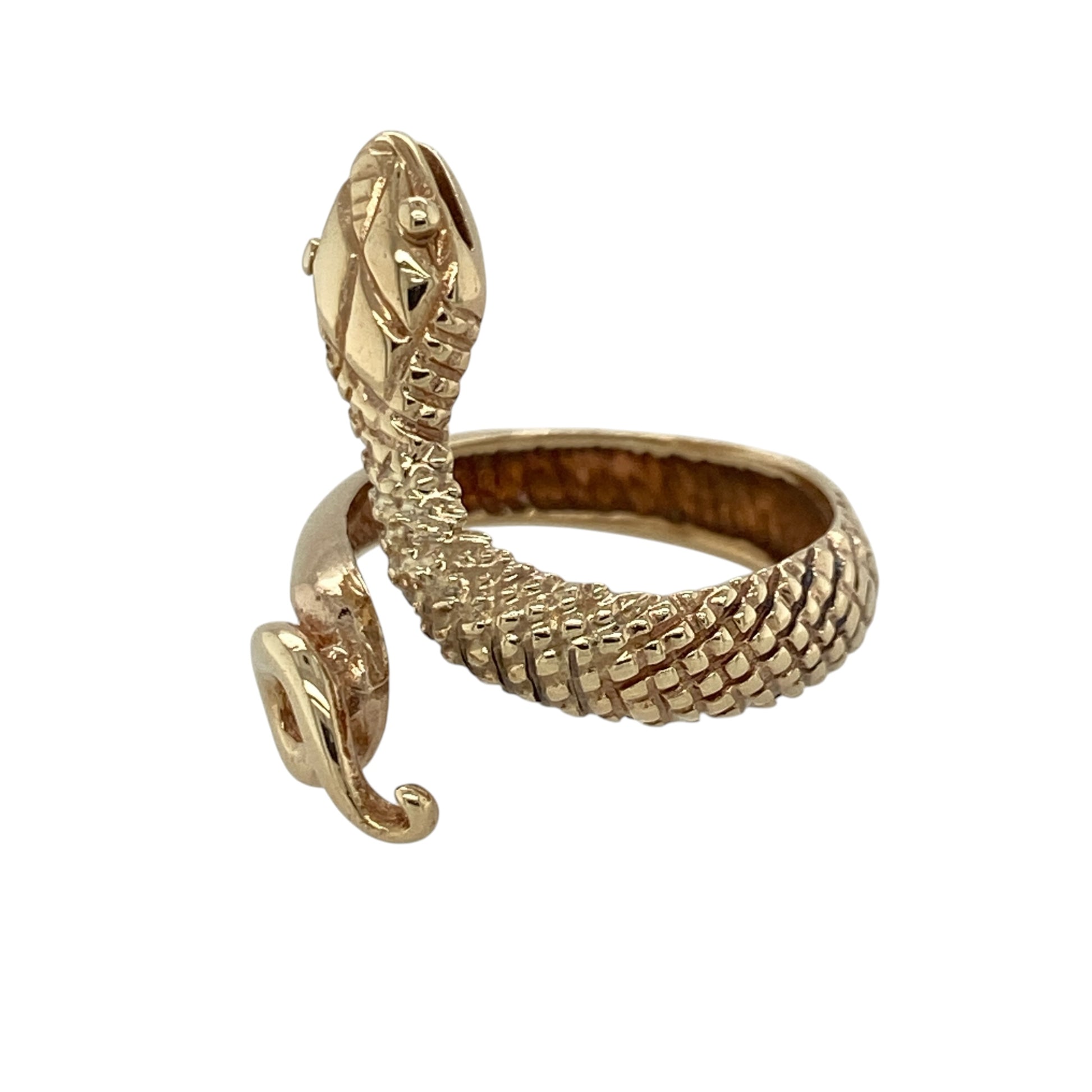 This pre-owned 9ct yellow gold textured snake ring is a distinctive statement design, featuring detailed textured decoration throughout the snake motif.

Design: Featuring a coiled snake design with textured detailing, this ring has a bold decorative finish in warm 9ct yellow gold.
Material: Made from 9-carat yellow gold.
Ring Detail: Front of the ring measures approximately 2.2cm high.
Size & Weight: Ring size I. Total weight 3.60 grams.