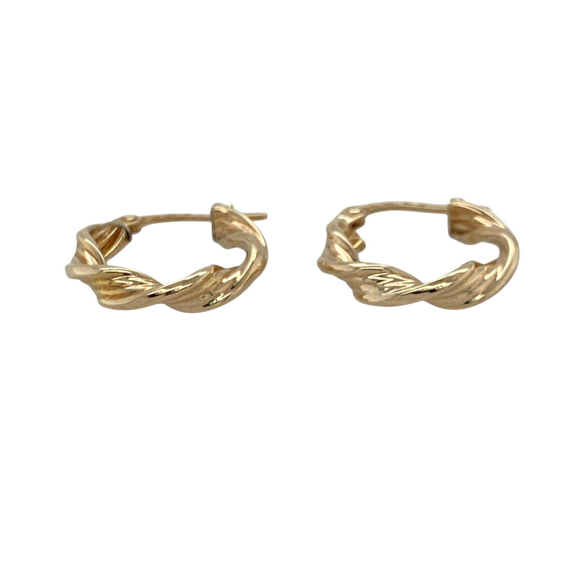 These pre-owned 9ct yellow gold twisted hoop creole earrings are a classic design, featuring decorative twisted detailing throughout.

Design: Featuring a twisted hoop creole design, these earrings have a decorative textured appearance finished in warm 9ct yellow gold.
Material: Made from 9-carat yellow gold.
Earring Detail: Twisted hoop creole earring design.
Size & Weight: Total weight 1.20 grams.