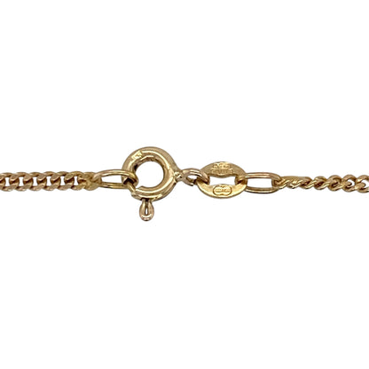 This pre-owned 9ct yellow gold curb chain is a classic and versatile design, featuring traditional curb links in a warm yellow gold finish.

Design: Featuring a traditional curb link design, this chain has a classic profile suitable for wearing alone or with a pendant.
Material: Made from 9-carat yellow gold.
Chain Detail: Curb links measure approximately 2mm wide.
Size & Weight: Approximately 22 inches long. Total weight 4.90 grams.