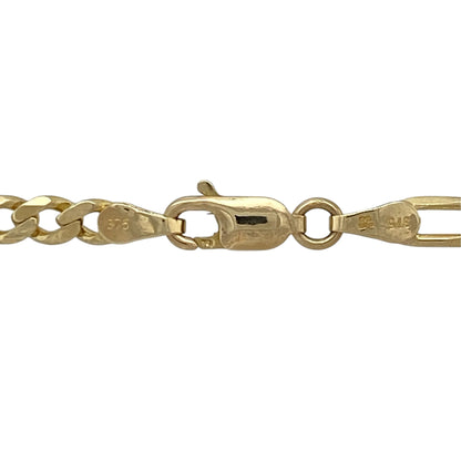 This pre-owned 9ct yellow gold Figaro chain is a substantial classic design, featuring the distinctive alternating link pattern associated with Figaro chains.

Design: Featuring a traditional Figaro link pattern, this chain has a substantial profile finished in warm 9ct yellow gold.
Material: Made from 9-carat yellow gold.
Chain Detail: Figaro links measure approximately 4mm wide.
Size &amp; Weight: Approximately 18 inches long. Total weight 9.20 grams.