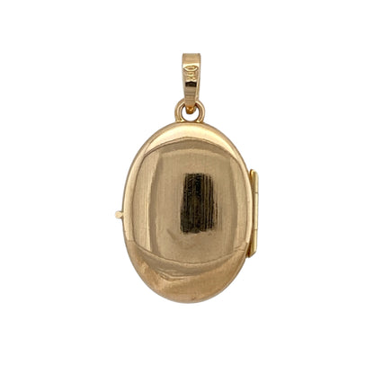 This pre-owned 9ct yellow gold flower patterned oval locket is a classic decorative design, featuring floral detailing across the front.

Design: Featuring a traditional oval shape with decorative flower-patterned detailing, this locket is finished in warm 9ct yellow gold.
Material: Made from 9-carat yellow gold.
Locket Detail: Flower-patterned oval locket with a bail measuring approximately 4mm by 3mm.
Size & Weight: Total weight 1.70 grams.