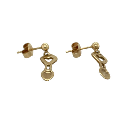 These pre-owned 9ct yellow gold lovespoon drop earrings are a distinctive Welsh-inspired design, featuring traditional lovespoon motifs.

Design: Featuring traditional Welsh lovespoon motifs in a drop earring design, these earrings are finished in warm 9ct yellow gold.
Material: Made from 9-carat yellow gold.
Earring Detail: Welsh lovespoon drop earring design.
Size & Weight: Total weight 1.20 grams.