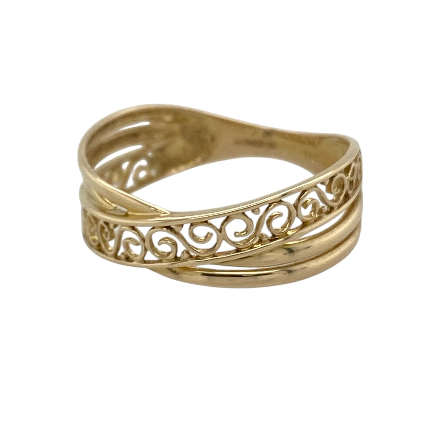 This pre-owned 9ct yellow gold wrap over swirl patterned band ring is a decorative design, featuring flowing swirl detailing across the front.

Design: Featuring a wrap over design with decorative swirl-patterned detailing, this band ring has a flowing finish in warm 9ct yellow gold.
Material: Made from 9-carat yellow gold.
Ring Detail: Front of the band measures approximately 5mm wide.
Size & Weight: Ring size M. Total weight 1.20 grams.