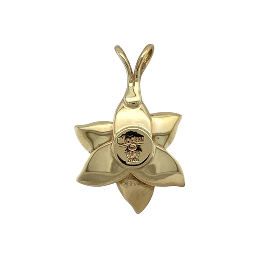 This pre-owned 9ct yellow and rose gold Clogau daffodil pendant is a distinctive Welsh-inspired design, featuring the traditional daffodil motif in contrasting gold tones.

Design: Featuring a decorative daffodil design, this Clogau pendant combines warm yellow gold with contrasting rose gold detailing.
Material: Made from 9-carat yellow and rose gold.
Pendant Detail: Clogau daffodil pendant with a bail measuring approximately 4mm by 2mm.
Size & Weight: Total weight 2.50 grams.