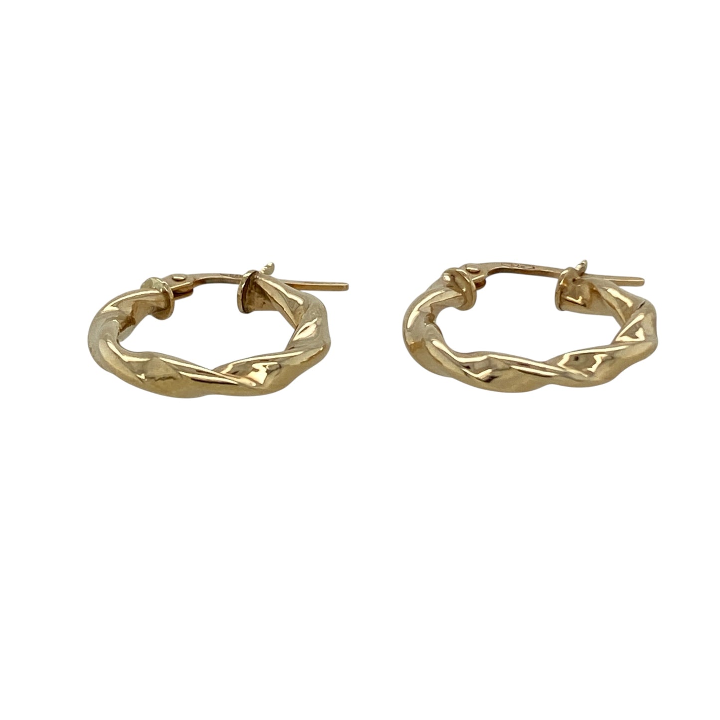 These pre-owned 9ct yellow gold twisted hoop creole earrings are a classic design, featuring decorative twisted detailing throughout.

Design: Featuring a twisted hoop creole design, these earrings have a decorative textured appearance finished in warm 9ct yellow gold.
Material: Made from 9-carat yellow gold.
Earring Detail: Twisted hoop creole earring design.
Size & Weight: Total weight 0.90 grams.