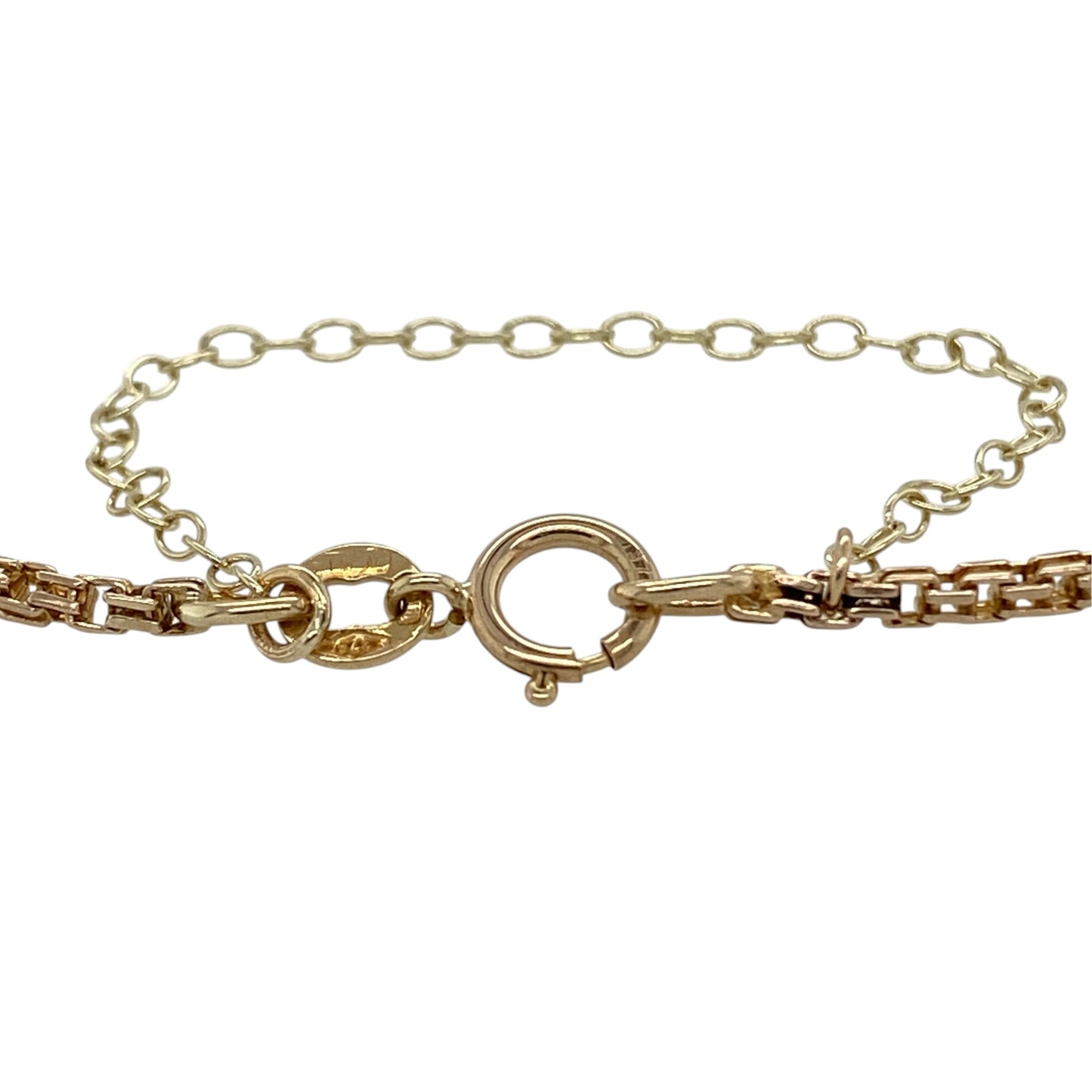 This pre-owned 9ct yellow gold square link bracelet is a classic design, featuring geometric links and a safety chain for added security.

Design: Featuring a square link design, this bracelet has a simple geometric profile finished in warm 9ct yellow gold.
Material: Made from 9-carat yellow gold.
Bracelet Detail: Square links measure approximately 2mm wide and the bracelet has a safety chain measuring approximately 3 inches long.