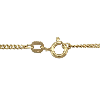 This pre-owned 9ct yellow gold curb chain is a classic and versatile design, featuring traditional curb links in a warm yellow gold finish.

Design: Featuring a traditional curb link design, this chain has a classic profile suitable for wearing alone or with a pendant.
Material: Made from 9-carat yellow gold.
Chain Detail: Curb links measure approximately 2mm wide.
Size & Weight: Approximately 18 inches long. Total weight 3.60 grams.