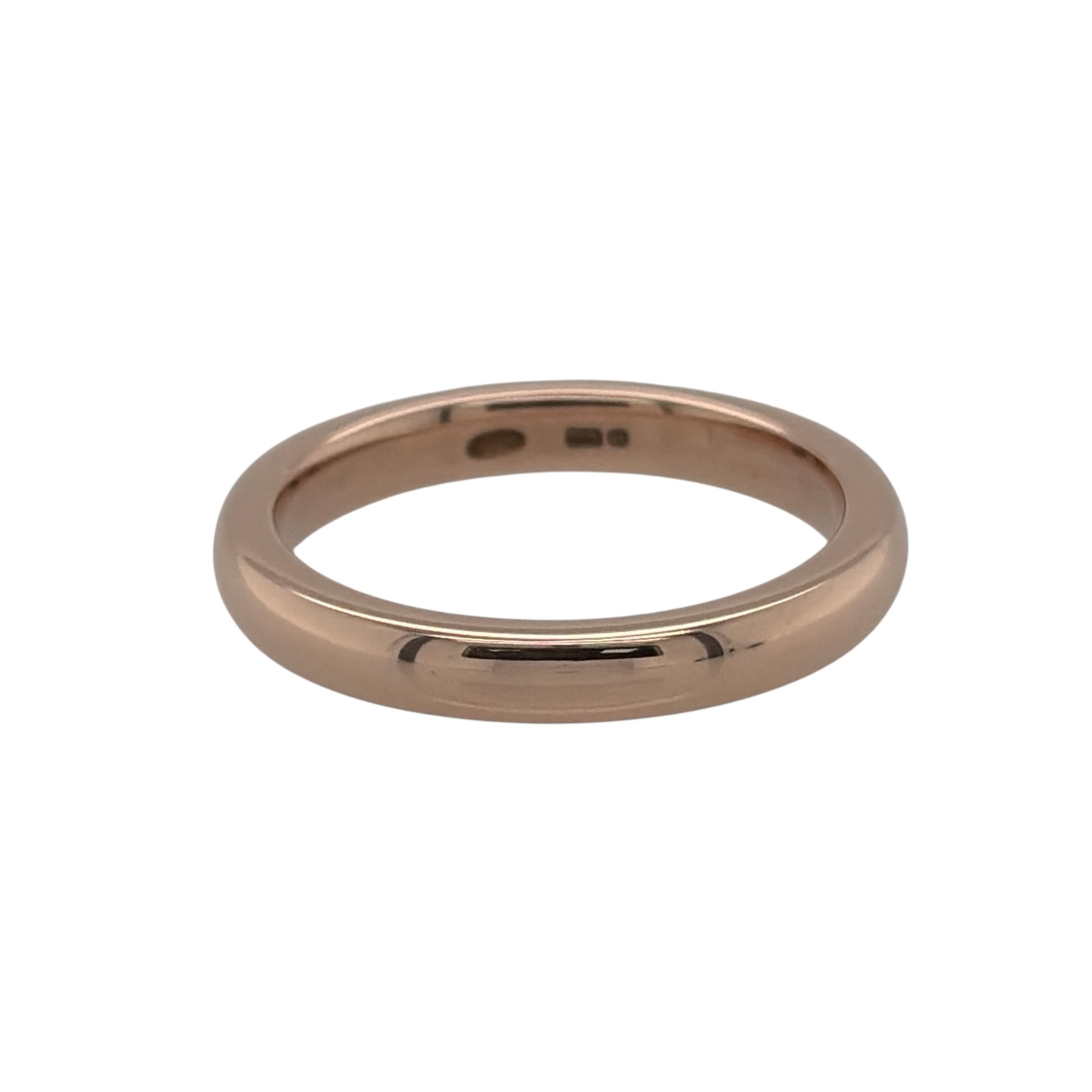 This pre-owned 9ct rose gold wedding band ring is a classic design, featuring a traditional 3mm wide profile.

Design: Featuring a traditional wedding band design, this ring has a simple and timeless finish in warm 9ct rose gold.
Material: Made from 9-carat rose gold.
Ring Detail: Wedding band measures approximately 3mm wide.
Size & Weight: Ring size L. Total weight 3.30 grams.