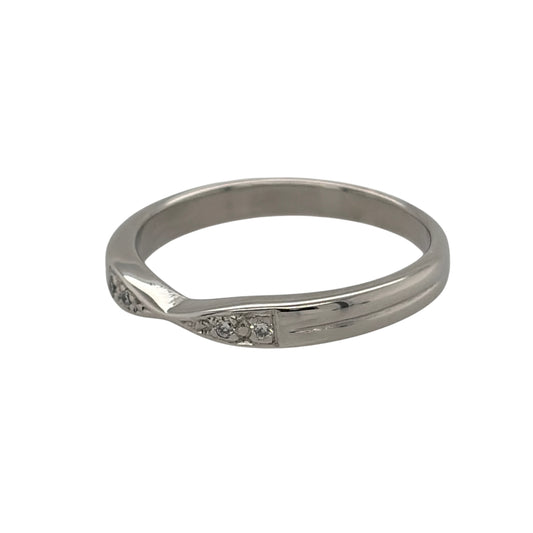 This pre-owned 9ct white gold diamond band ring is a distinctive design, featuring a pinched centre profile with diamond detailing.

Design: Featuring a band design that gently pinches in at the centre, this ring is complemented by diamond detailing for a decorative finish.
Material: Made from 9-carat white gold.
Gemstone Detail: Set with diamond detailing across the design.
Ring Detail: The band measures approximately 2.5mm wide and features a pinched-in centre profile.