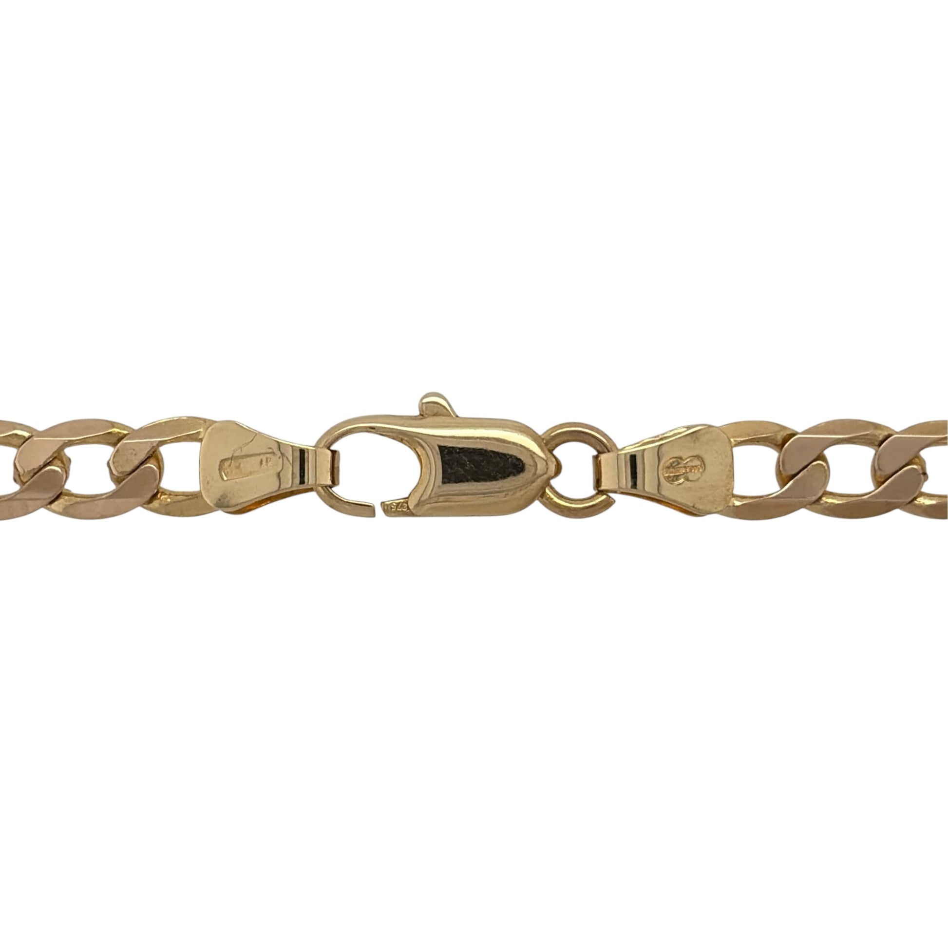 This pre-owned 9ct yellow gold curb chain is a classic and substantial design, featuring traditional curb links with a bold 5mm profile.

Design: Featuring a traditional curb link design, this chain has a substantial profile finished in warm 9ct yellow gold.
Material: Made from 9-carat yellow gold.
Chain Detail: Curb links measure approximately 5mm wide.
Size & Weight: Chain measures approximately 20 inches long. Total weight 14.20 grams.