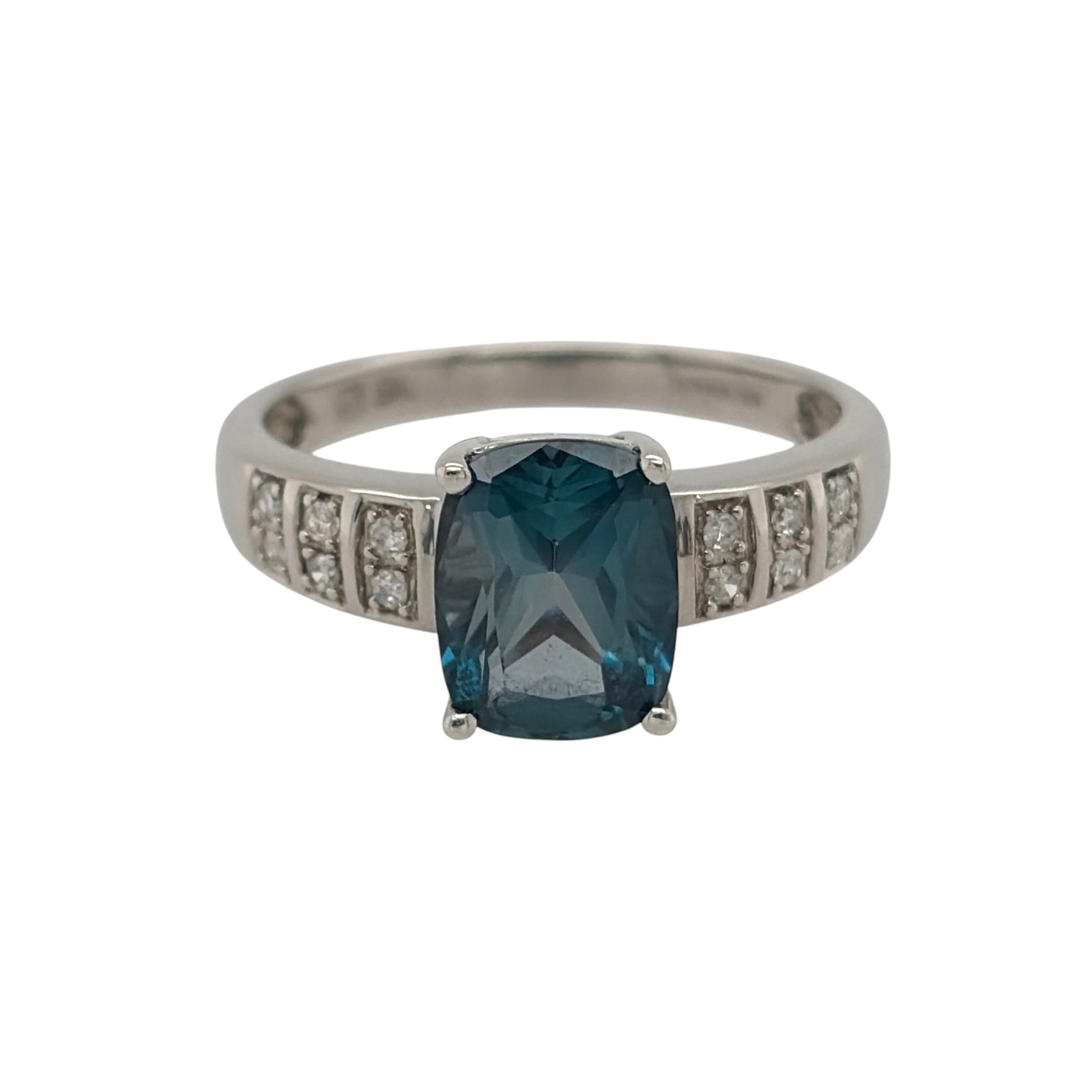 9ct White Gold Diamond & Blue Topaz Ring