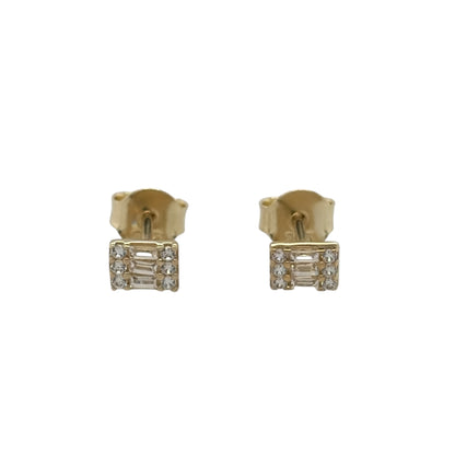 New 9ct Yellow Gold &amp; Cubic Zirconia Rectangle Cluster Stud Earrings with the weight 0.70 grams and the face of the stud is 4mm by 5mm