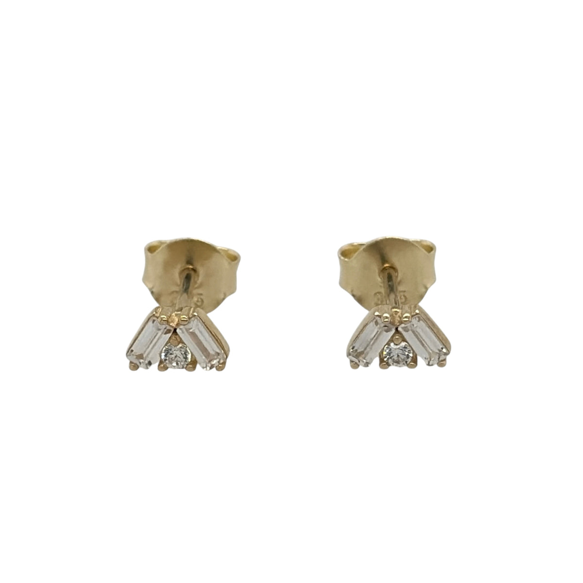 New 9ct Yellow Gold &amp; Cubic Zirconia Rectangle Cluster Stud Earrings with the weight 0.70 grams and the face of the stud is 4mm by 5mm